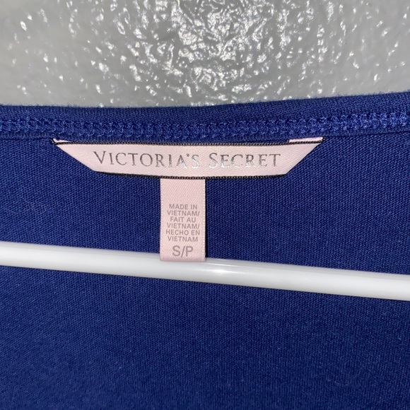 Victoria Secret - Picture 2 of 2